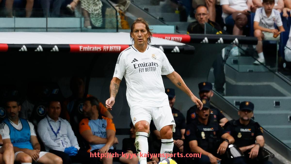 ky开云-英超球队对本土球员的数量要求及政策解读